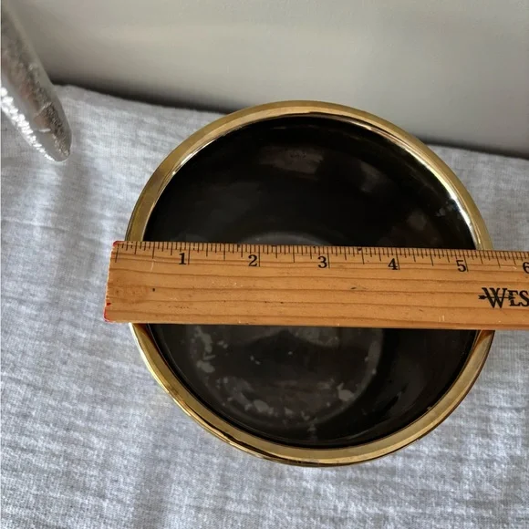 Gold and White Geometric Planter - Picture 7 of 8